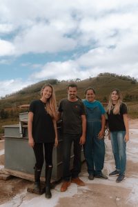 Victória, Paulo Izidro, Mariana Martins e Mariana