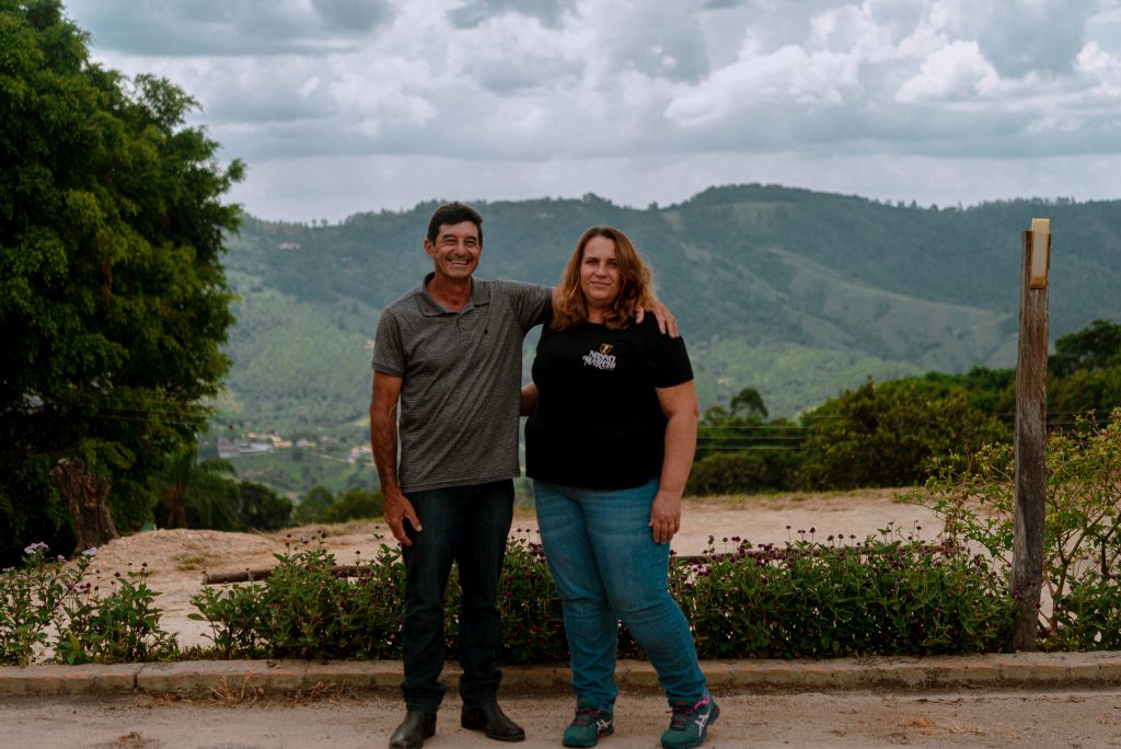 Seu Roberto a esquerda e sua esposa Rosana a direita