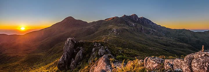 foto do Pico da Bandeira, localizado no Caparaó